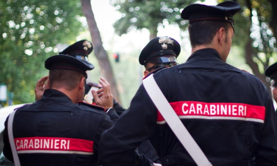 Sequestra e violenta due ucraine: arrestato rumeno pregiudicato dai Carabinieri