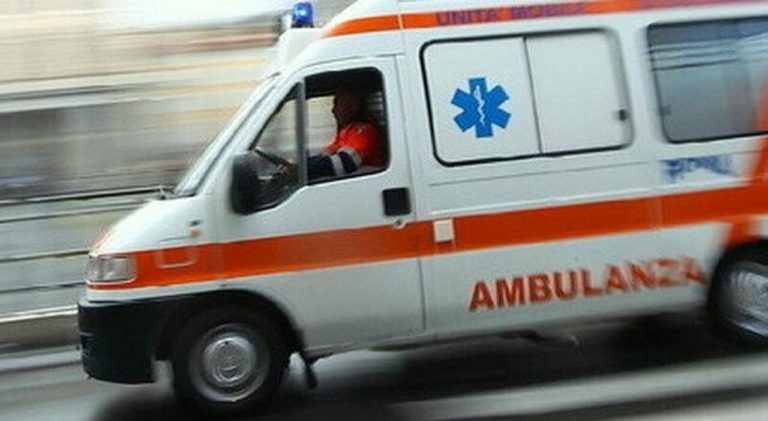 Agropoli, autobus contro auto: feriti in ospedale