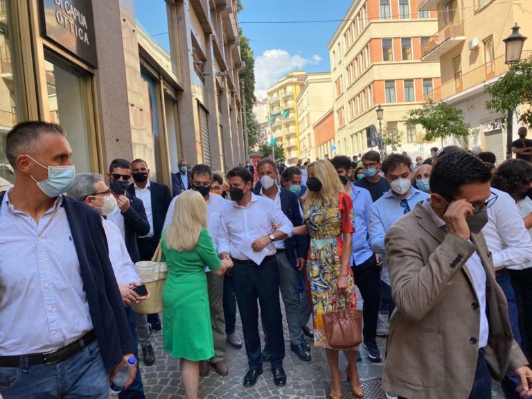 Giuseppe Conte torna a Salerno, i parlamentari 5s: “Barone vicina a ballottaggio”