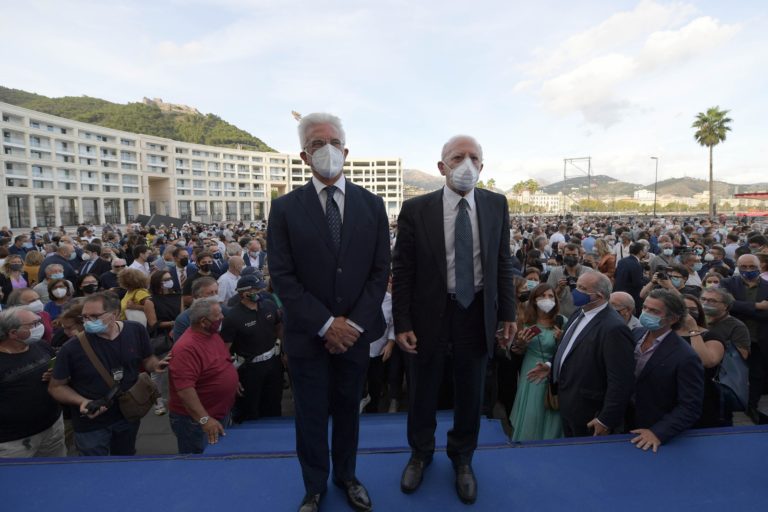 Amministrative, Napoli chiude la campagna elettorale con il governatore