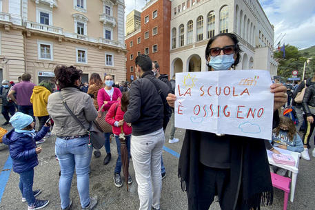 Classi affollate e dad, la scuola torna a protestare in piazza