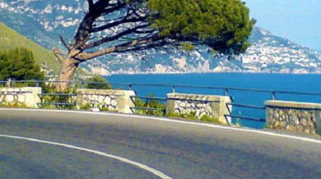 Smottamento sull’Amalfitana: senso unico tra Cetara e Vietri