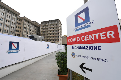 Mascherine e ospedali Covid modulari in Campania, 23 indagati