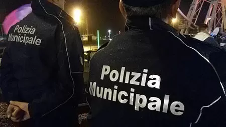 Ostello abusivo a Palazzo Genovese, interviene la polizia municipale