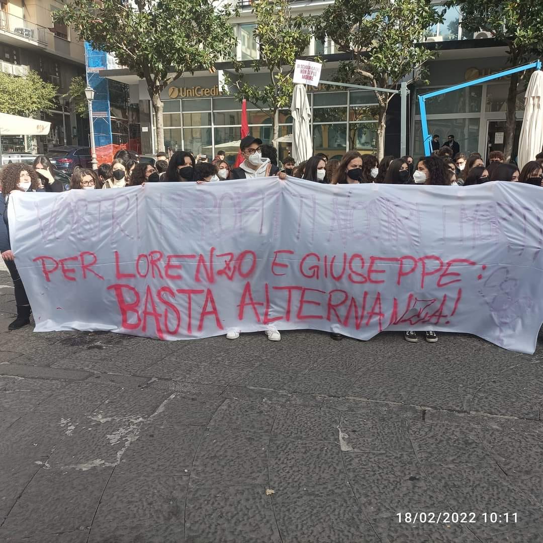 Salerno, alternanza scuola-lavoro: protestano gli studenti