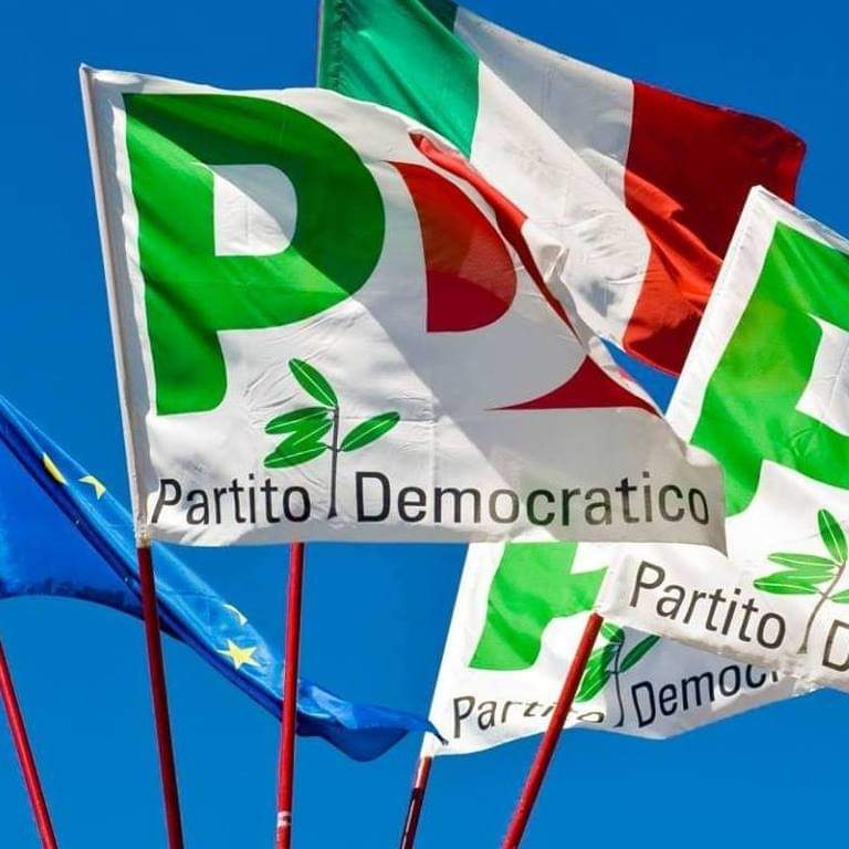 Pd Campania, 10 dimissioni, decade l’assemblea regionale