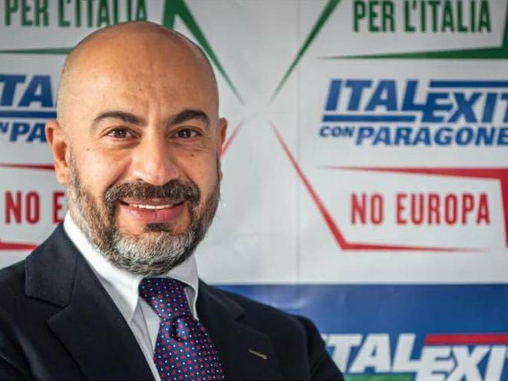 ItalExit: lo strano caso delle false partenze della raccolta firme in Campania; Dimissioni in massa in Toscana