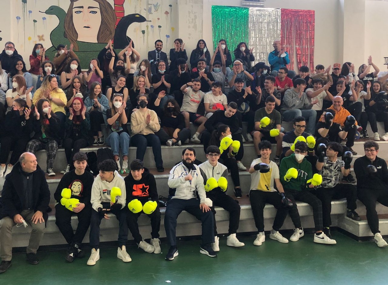 “Boxando S’Impara” al Liceo Scientifico “Rescigno” di Roccapiemonte con il Moffa Team