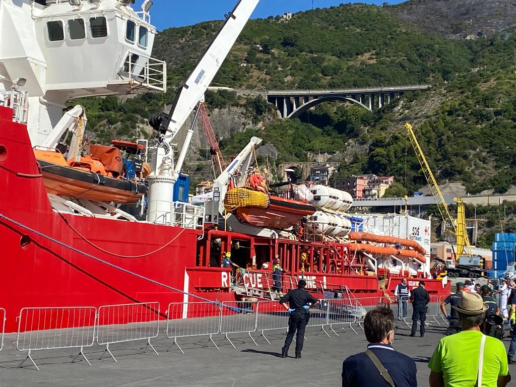 Migranti, il Comune di Salerno: “Si alla quarantena a bordo”