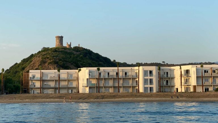 Il Papa risponde alla fondazione Vassallo sul resort di lusso sulla spiaggia di Ascea