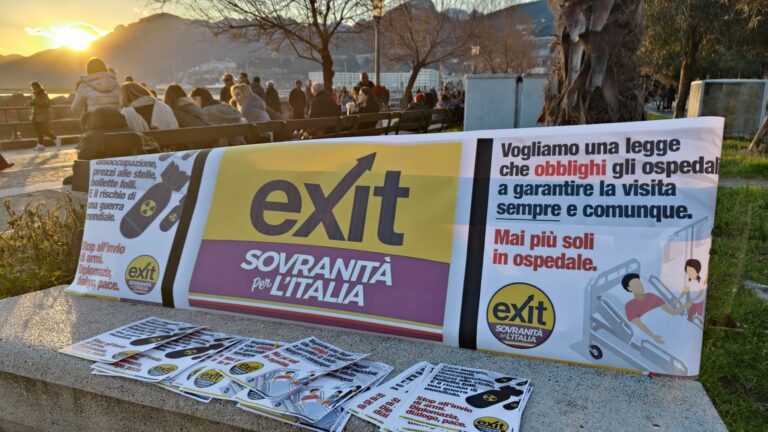 Exit in Campania scende in piazza sul caro energia, no alla guerra, disoccupazione e sanità