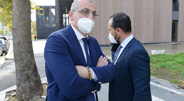 Abuso d’ufficio e falso al Comune di Eboli, assolti l’ex sindaco Massimo Cariello, l’ex assessore Lenza e un funzionario dell’ente