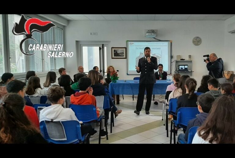 Sapri, Carabinieri incontrano gli studenti: via alla campagna di sensibilizzazione contro le truffe agli anziani