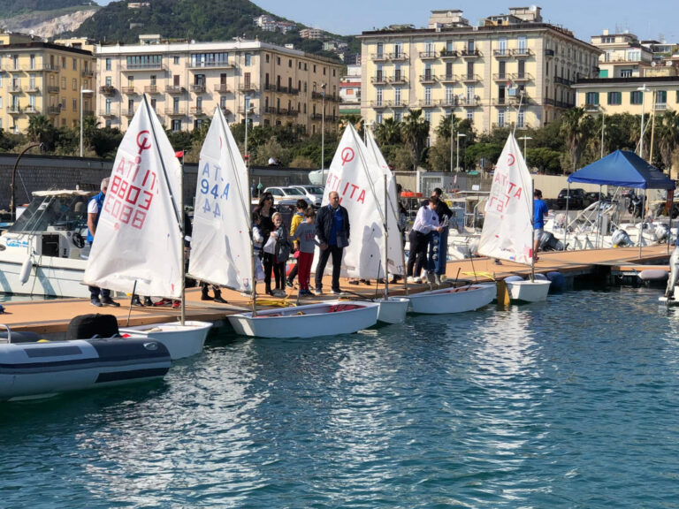 Il 22 e il 23 aprile Open Day alla Lega Navale Italiana di Salerno: vela, canoa, canottaggio, pesca, trekking, musica, conferenze