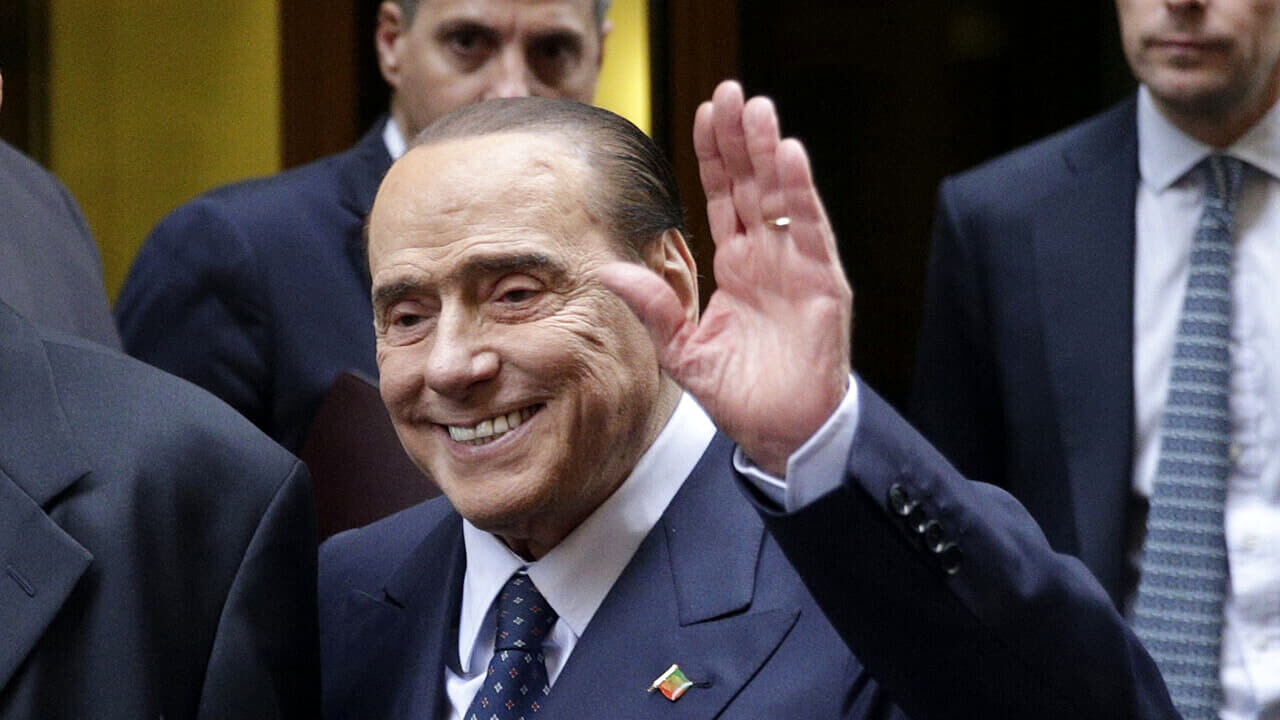 Leucemia e polmonite, Berlusconi è “grave ma stabile”