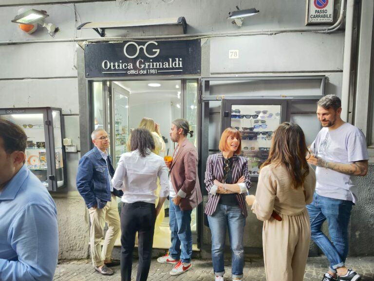 Napoli, L’Ottica Grimaldi di via Bernini ospita cultura e poesia