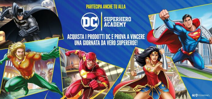 la locandina del DC Superhero Academy raffigurante i personaggi DC Comics