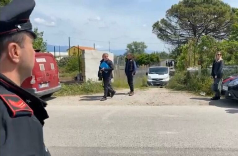 Salerno: 5 indagati per il bimbo sbranato da pitbull, c’è anche la madre