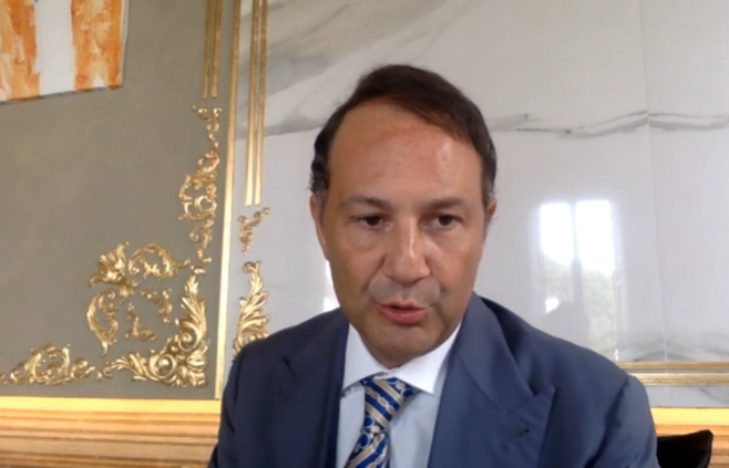 Iervolino e la lite con i giornalisti: “Uomini come lei mi disgustano”